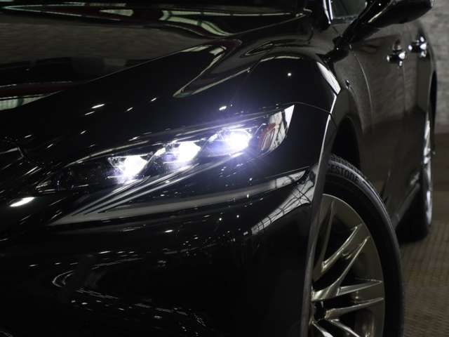 LEXUS LS500h 4WD
