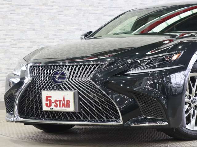 LEXUS LS500h 4WD