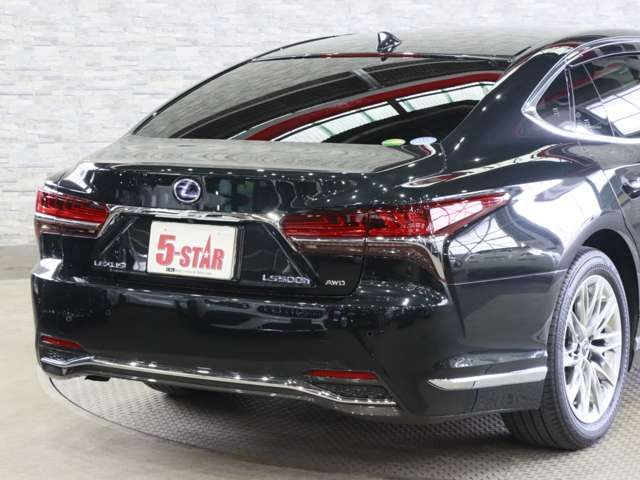 LEXUS LS500h 4WD