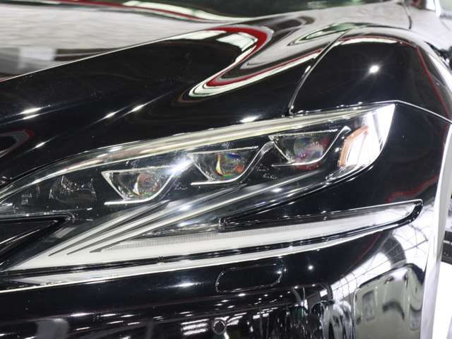 LEXUS LS500h 4WD
