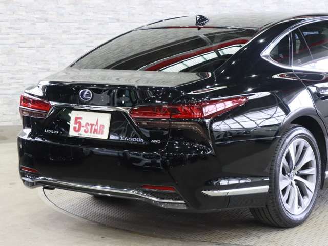 LEXUS LS500h 4WD
