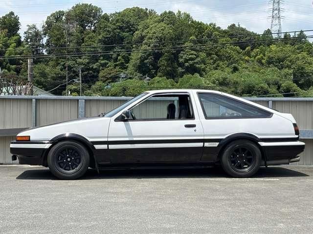 SPRINTER TRUENO hatchback