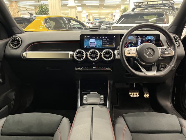 MERCEDES BENZ GLB