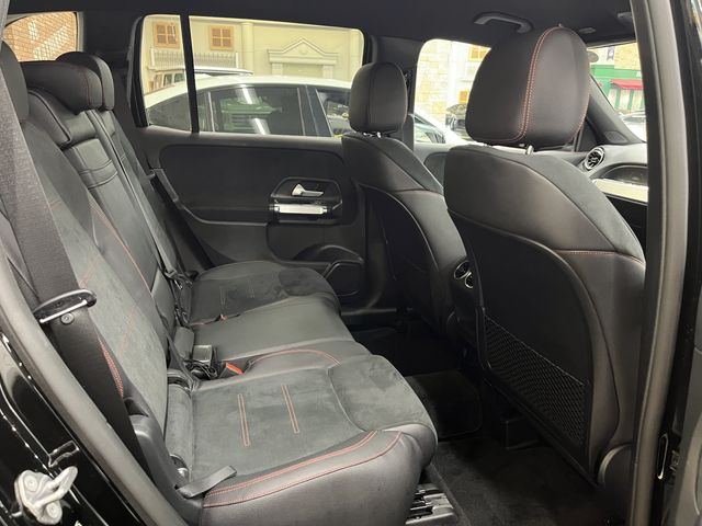 MERCEDES BENZ GLB