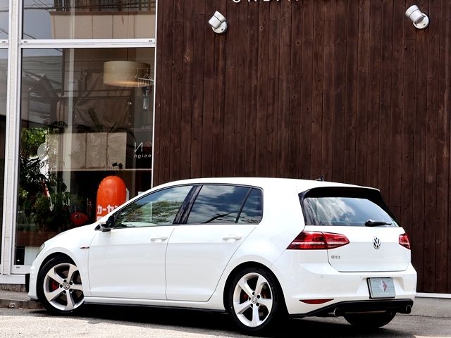 VOLKSWAGEN GOLF GTI