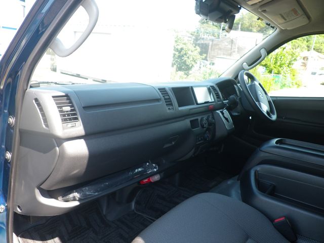 HIACE COMMUTER 4WD