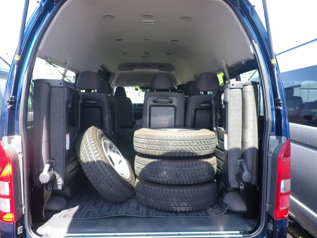 HIACE COMMUTER 4WD
