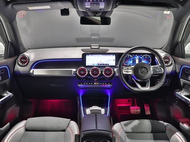 MERCEDES BENZ GLB