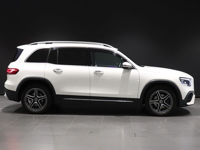 MERCEDES BENZ GLB
