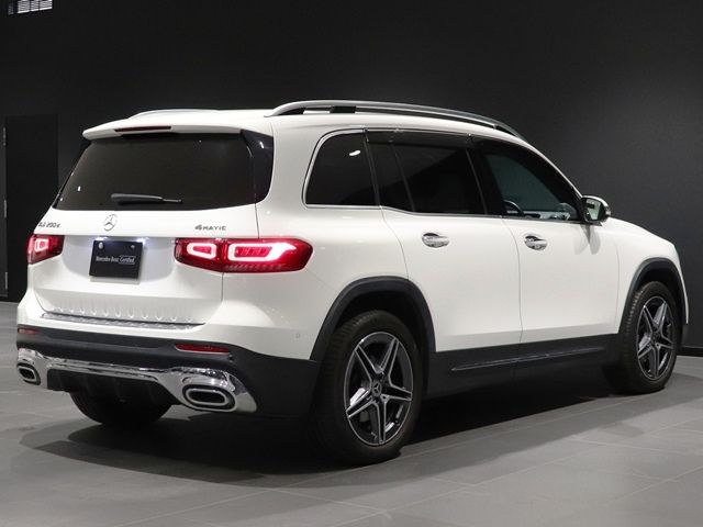 MERCEDES BENZ GLB