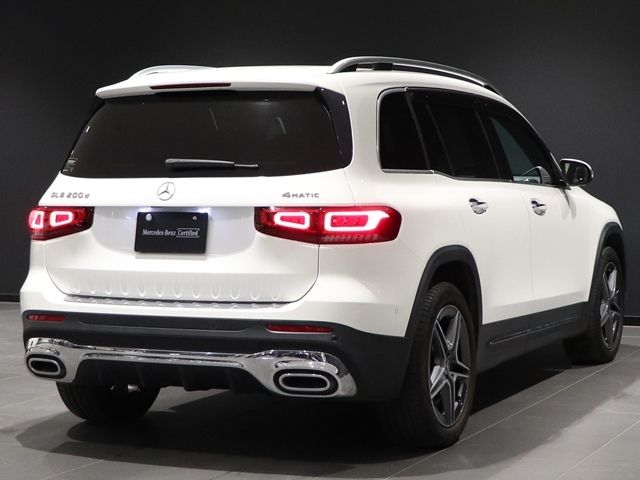 MERCEDES BENZ GLB