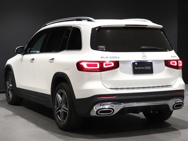 MERCEDES BENZ GLB