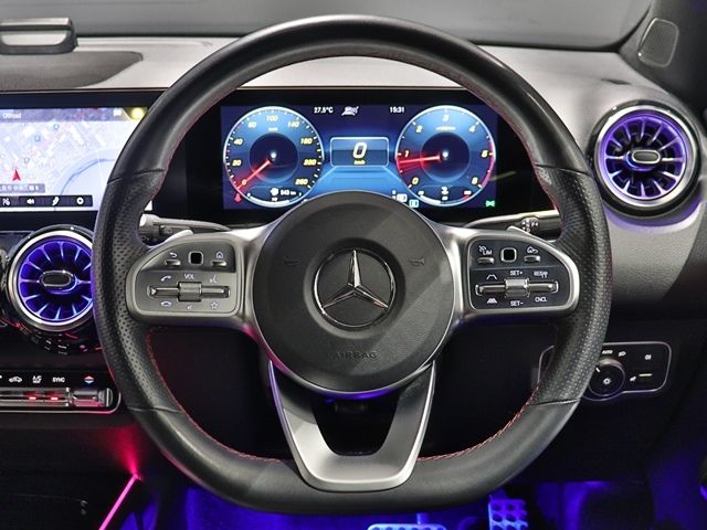 MERCEDES BENZ GLB