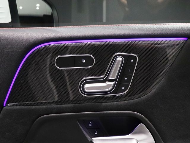 MERCEDES BENZ GLB
