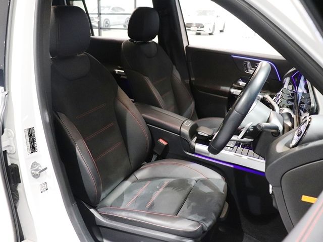 MERCEDES BENZ GLB