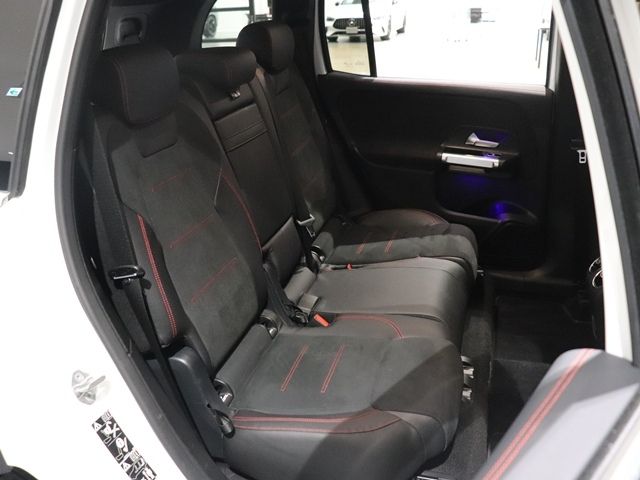 MERCEDES BENZ GLB