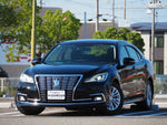 CROWN sedan hybrid