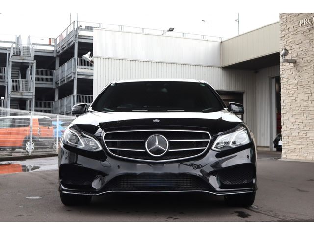 MERCEDES BENZ E class sedan