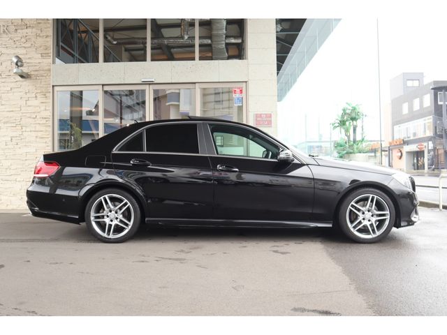 MERCEDES BENZ E class sedan