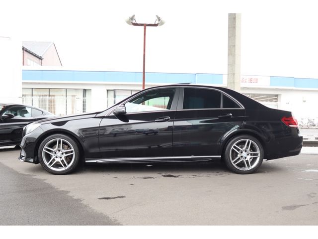 MERCEDES BENZ E class sedan