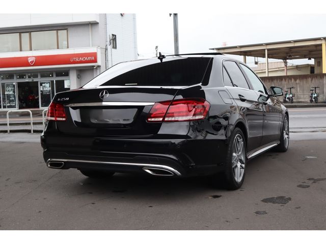 MERCEDES BENZ E class sedan