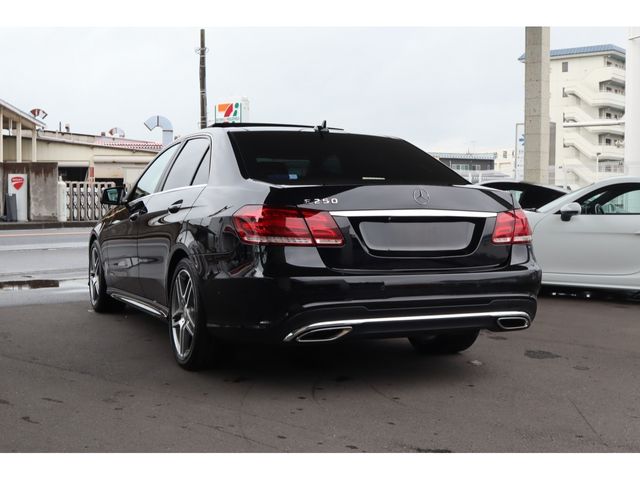 MERCEDES BENZ E class sedan