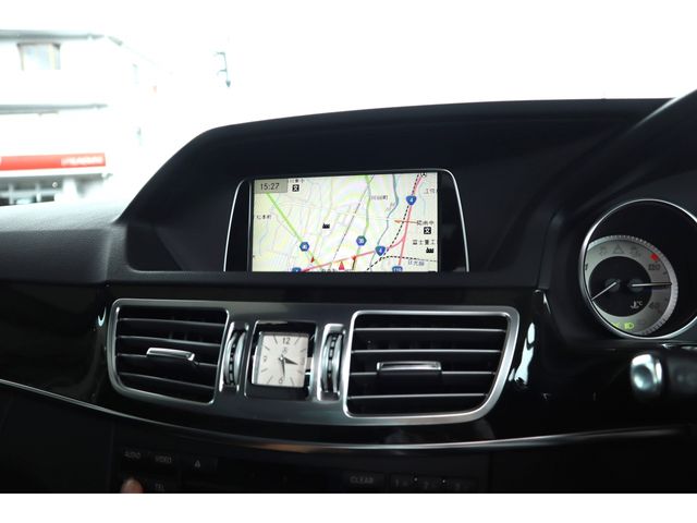 MERCEDES BENZ E class sedan