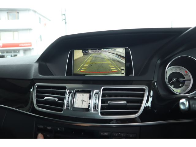 MERCEDES BENZ E class sedan