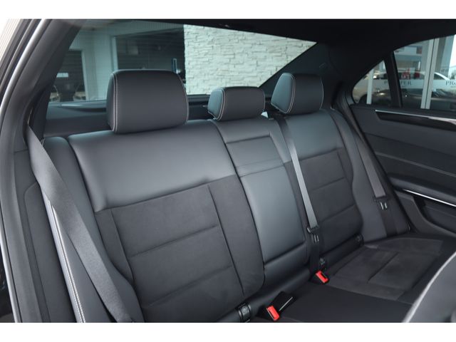 MERCEDES BENZ E class sedan