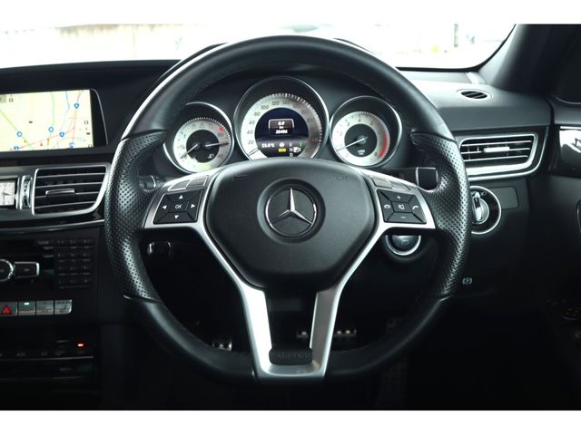 MERCEDES BENZ E class sedan