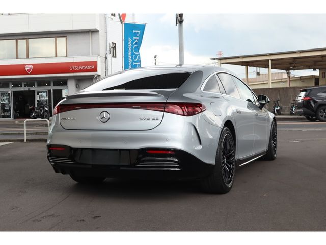 MERCEDES AMG EQS