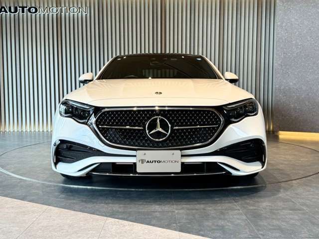 MERCEDES BENZ E class sedan