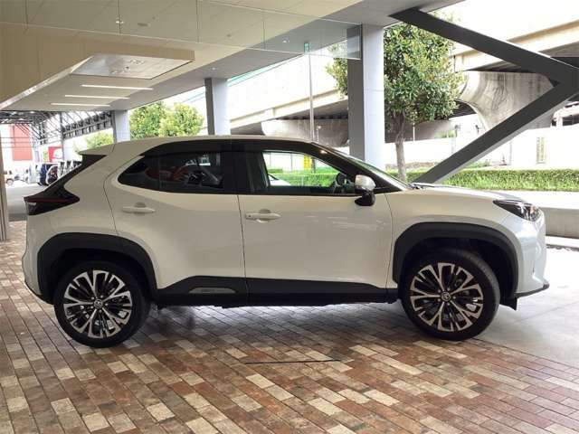 YARIS CROSS HYBRID