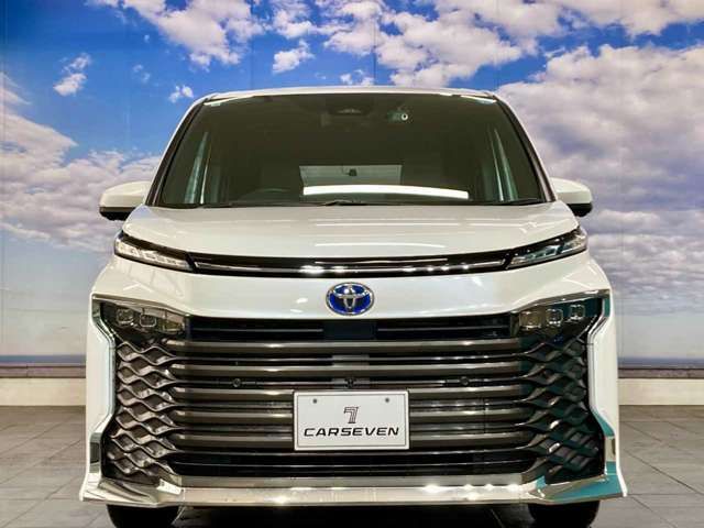 VOXY HYBRID 4WD