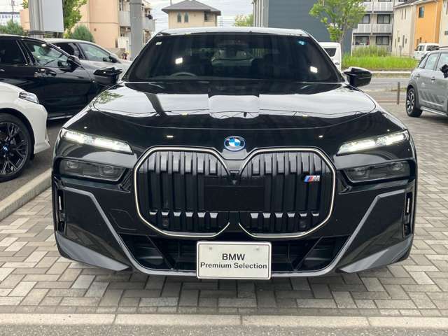 BMW i7