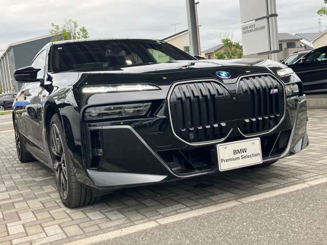 BMW i7