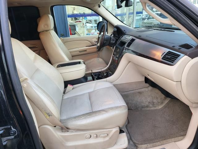 CADILLAC ESCALADE ESV