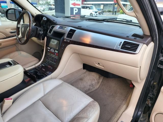 CADILLAC ESCALADE ESV