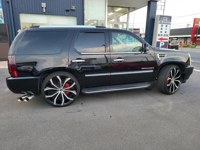 CADILLAC ESCALADE ESV