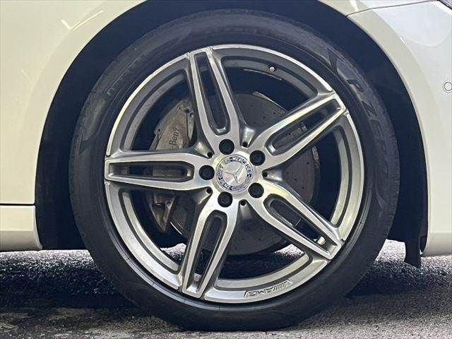 MERCEDES BENZ E class sedan