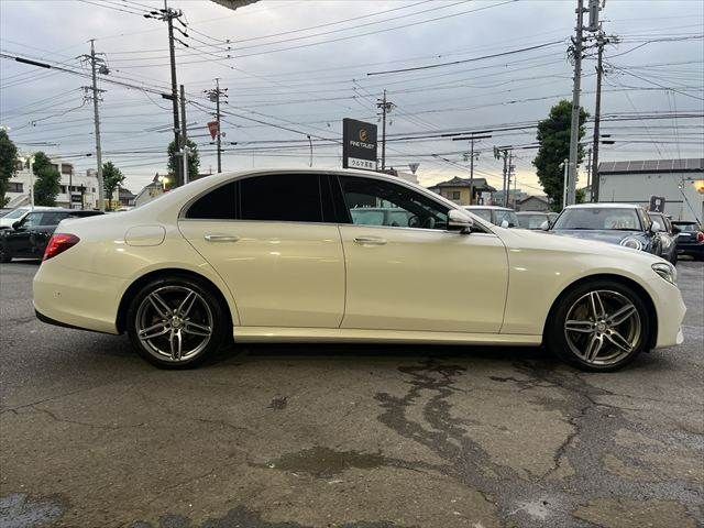 MERCEDES BENZ E class sedan