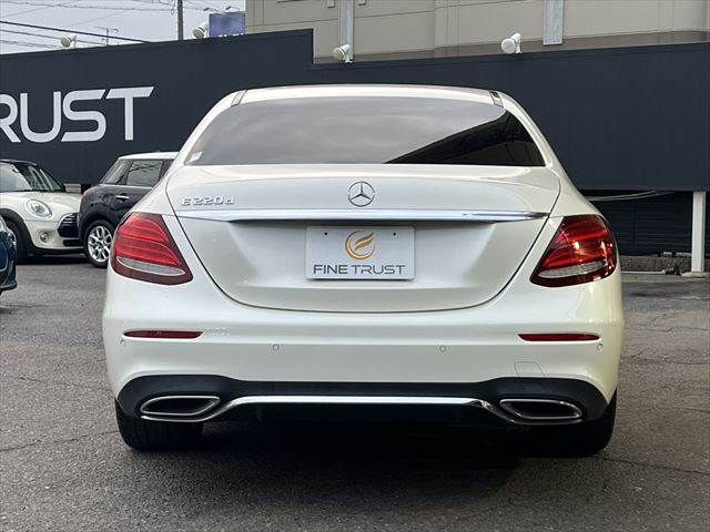 MERCEDES BENZ E class sedan