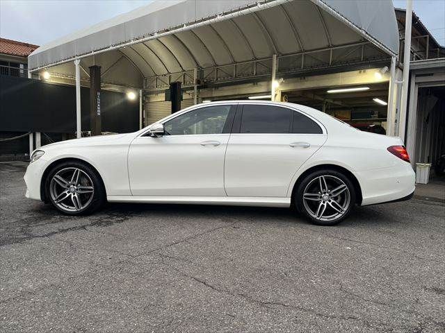 MERCEDES BENZ E class sedan