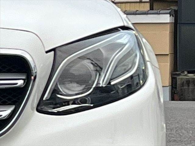 MERCEDES BENZ E class sedan