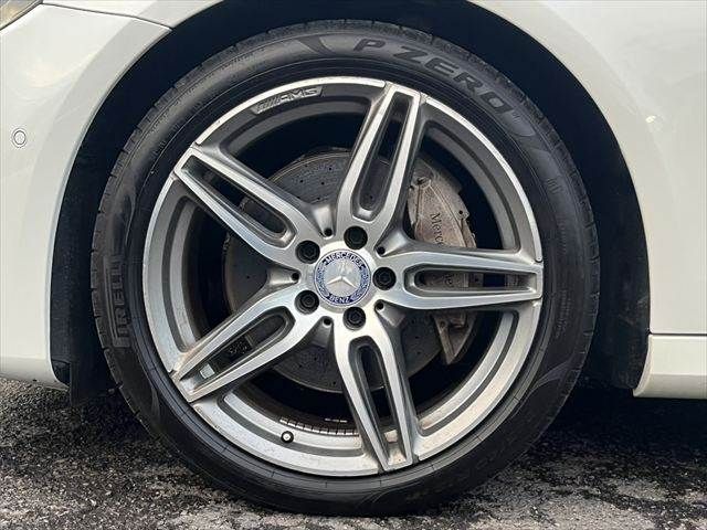MERCEDES BENZ E class sedan