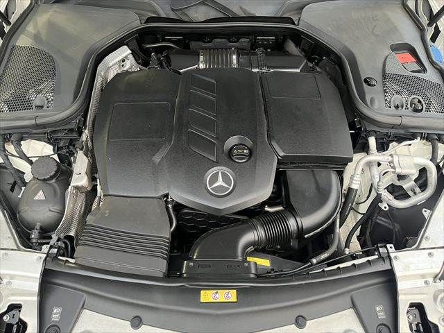 MERCEDES BENZ E class sedan