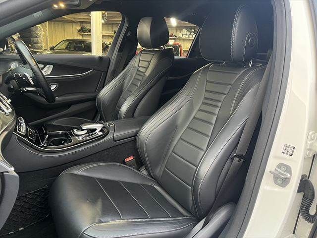 MERCEDES BENZ E class sedan