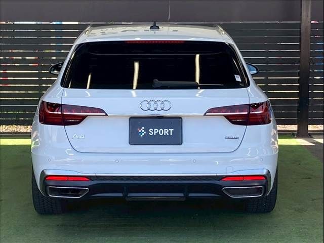 AUDI A4 AVANT