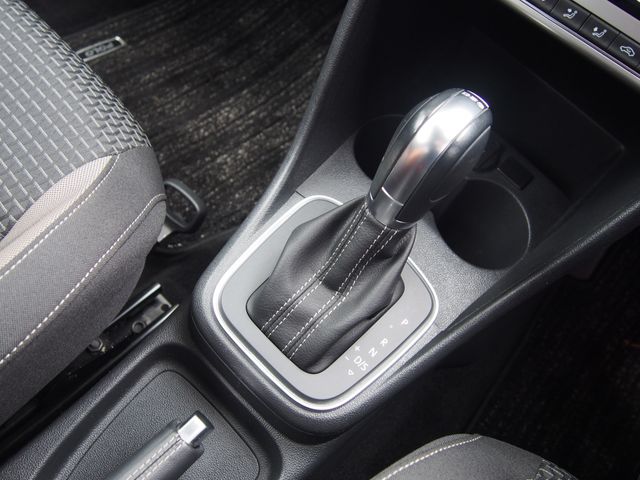 VOLKSWAGEN CROSS POLO