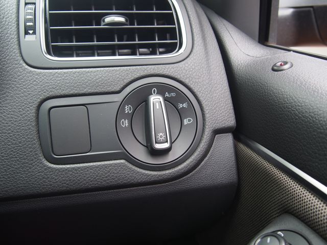 VOLKSWAGEN CROSS POLO